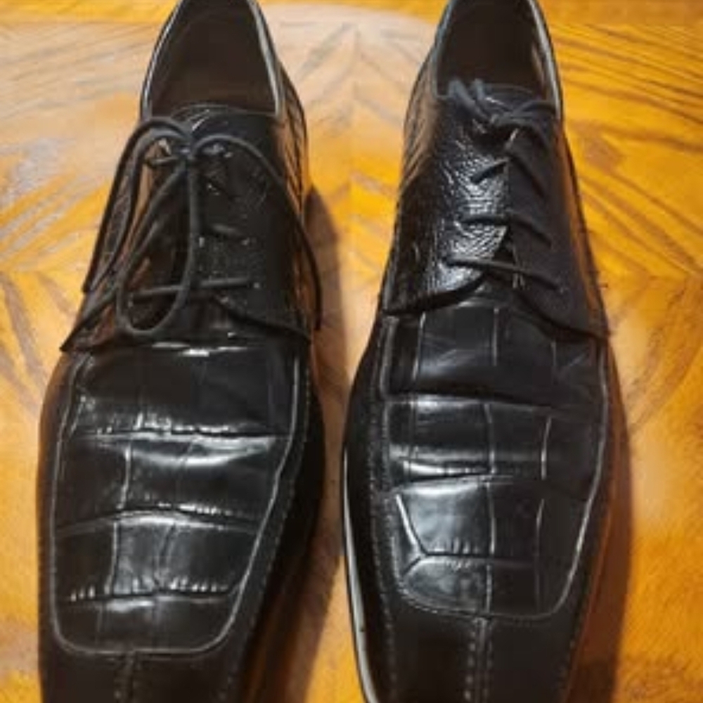 Stacy Adams Black Crocodile Pattern Loafers